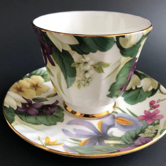 Duchess tea cup & saucer - Picture 3 of 7